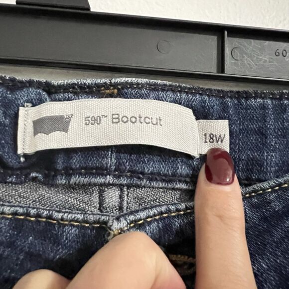 Levi 590 Bootcut Jeans Size 18W HEMMED 26.5 in. Inseam Denim Medium Wash Blue - Picture 5 of 8